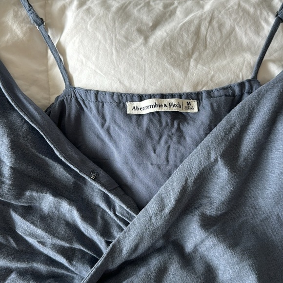 NWOT linen Abercrombie tie front top - Picture 4 of 4